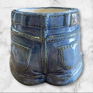 Great condition bootie Jean planter 
5x6  no hole in bottom